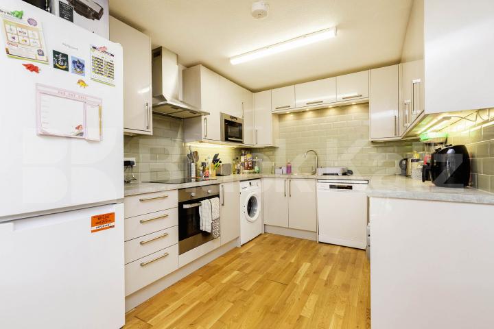 			3 Bedroom, 1 bath, 1 reception Flat			 Portland Road, Tottenham / Seven Sisters